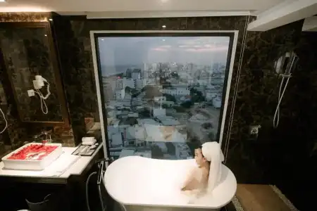 Adaline & Suite - 83