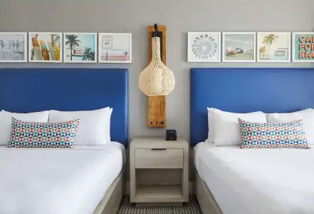 The Waterfront Beach Resort, A Hilton - 2