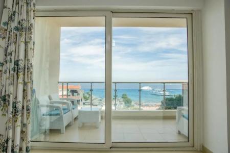 Redcon Suites - 196