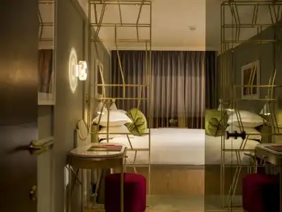 The Guardsman and Residences - 35