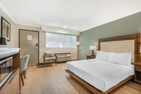 Best Western Plus Burnaby - 34