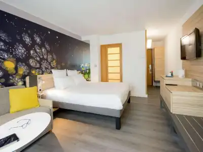 Novotel Chartres - 83
