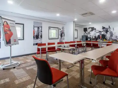 ibis Bourges - 17