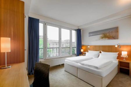 Berlin Mitte by Campanile - 32