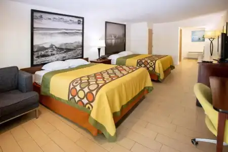 Super 8 By Wyndham Virginia Beach Oceanfront - 35