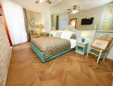 Milton Boutique - 2