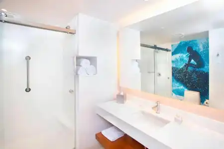 Courtyard by Marriott Santa Monica - 35