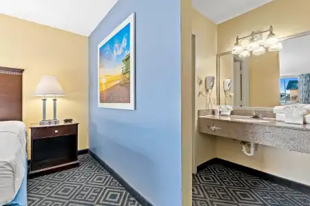 Baymont by Wyndham Orlando North Millenia - 30