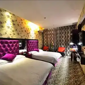 Lejia Fashion Boutiques - 2