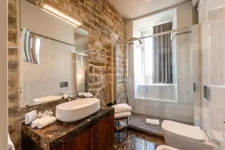 Donati Luxury Tower Suites - 257