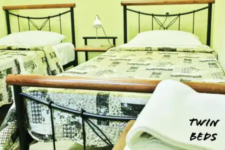 Red Fox Guesthouse - 21