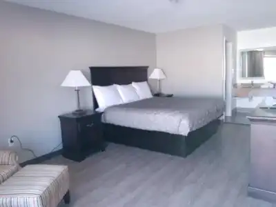 Gateway Inn Savannah - 4