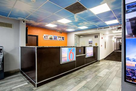 Motel 6 Atlanta, GA - Atlanta Airport - 8