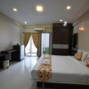 Gold Airport Suites - 33