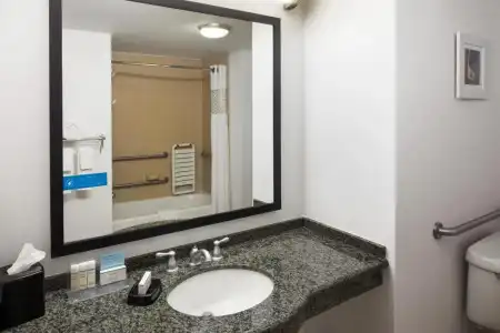 Hampton Inn & Suites Little Rock-Downtown - 35