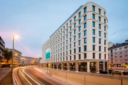 Motel One Frankfurt-Römer - 0