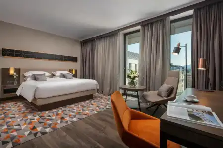 Hyatt Regency - 28