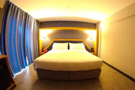 Roof 264 and Suites - 66
