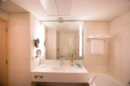 Novotel Abu Dhabi Al Bustan - 9