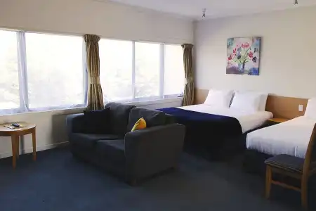 Saxton Lodge - 2