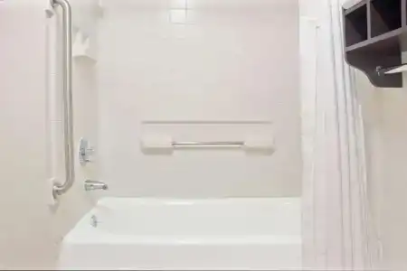 Howard Johnson by Wyndham Houston Heights/Downtown - 25