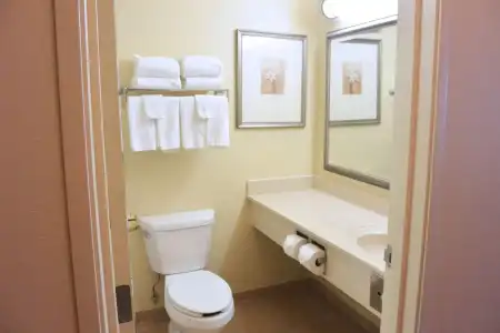 Country Inn & Suites by Radisson, Peoria North, IL - 7