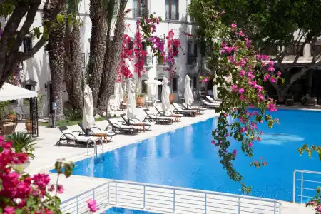 DoubleTree by Hilton Bodrum Marina Vista - 11