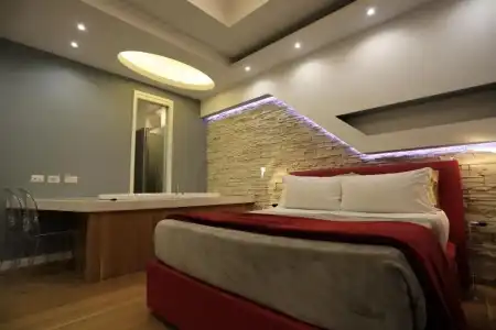 Luxury on the River - 86