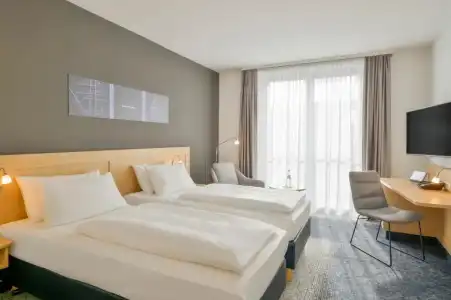 Best Western Plus - 85