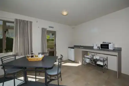 Lake Point Motel - 37