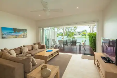 Noosa Entrance Waterfront Resort - 5