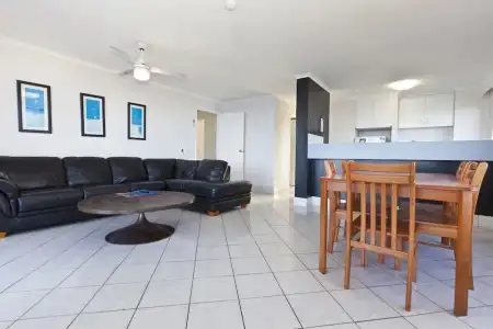Surf Regency Apartments - 77