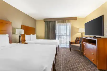 Best Western Plus Scottsdale Thunderbird Suites - 104