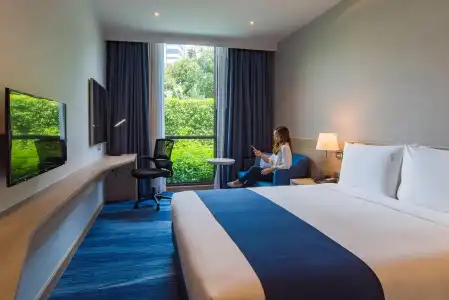 Holiday Inn Express Bangkok Soi Soonvijai by IHG - 26