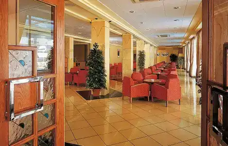 Helios Lloret - 28