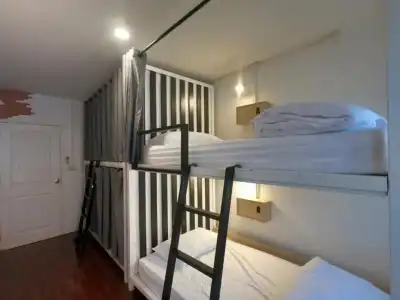 Zleepinezz Hostel - 24