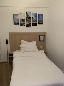 Hôtel De Bordeaux - 54