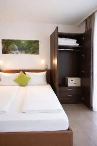 Bayers Boardinghouse & - 152