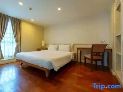Sabai Sathorn - 222