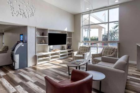 Clarion Pointe Galveston Seawall - 30