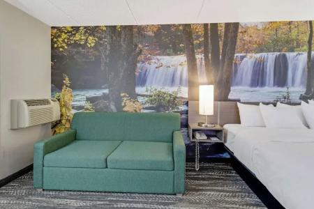 Clarion Pointe Near Erie Casino - 48