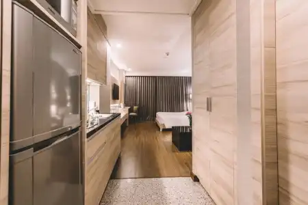 Adelphi Suites Bangkok - 43