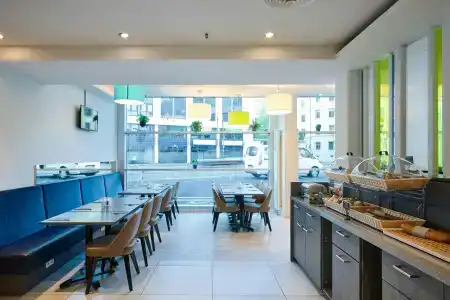 Premier Inn Wurzburg - 25