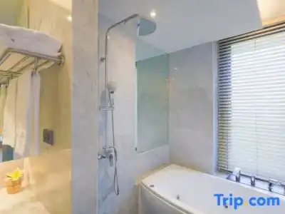 Balcony Seaside Sriracha & Serviced Apartments (SHA Extra Plus) - 192