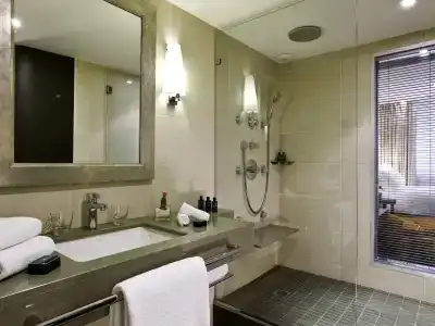 Sofitel Marseille Vieux-Port - 6