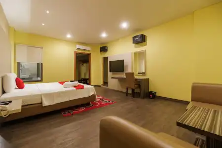 RedDoorz Plus near Ancol - 48