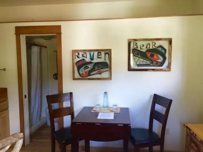 Front Row Bed and Breakfast - 11