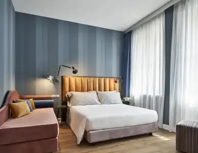 The Modernist - 21