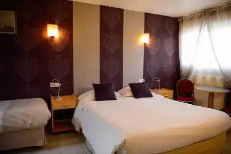 Contact Hôtel - Hôtel les Bleuets & SPA - 45
