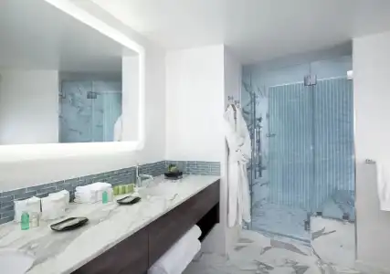 The Westin Bonaventure and Suites, Los Angeles - 6